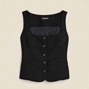 Scoopneck vest in drapey crepe